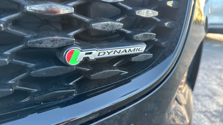 Jaguar F-Pace 2.0 D200 R-Dynamic Black 5dr Auto AWD Diesel Estate